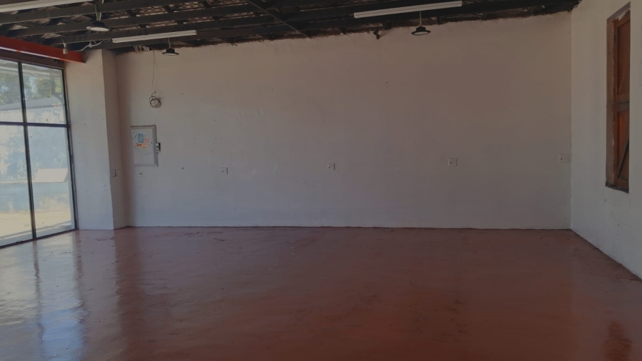 To Let commercial Property for Rent in Amalinda Eastern Cape